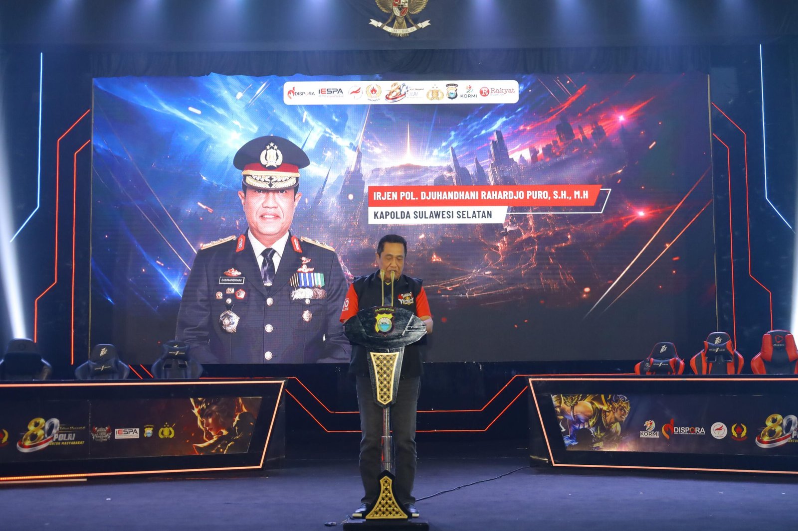 Closing Ceremony Tournament E-Sport Kapolda Cup Road to Kapolri Cup 2026, Kapolda Sulsel Serahkan Piala Bergilir